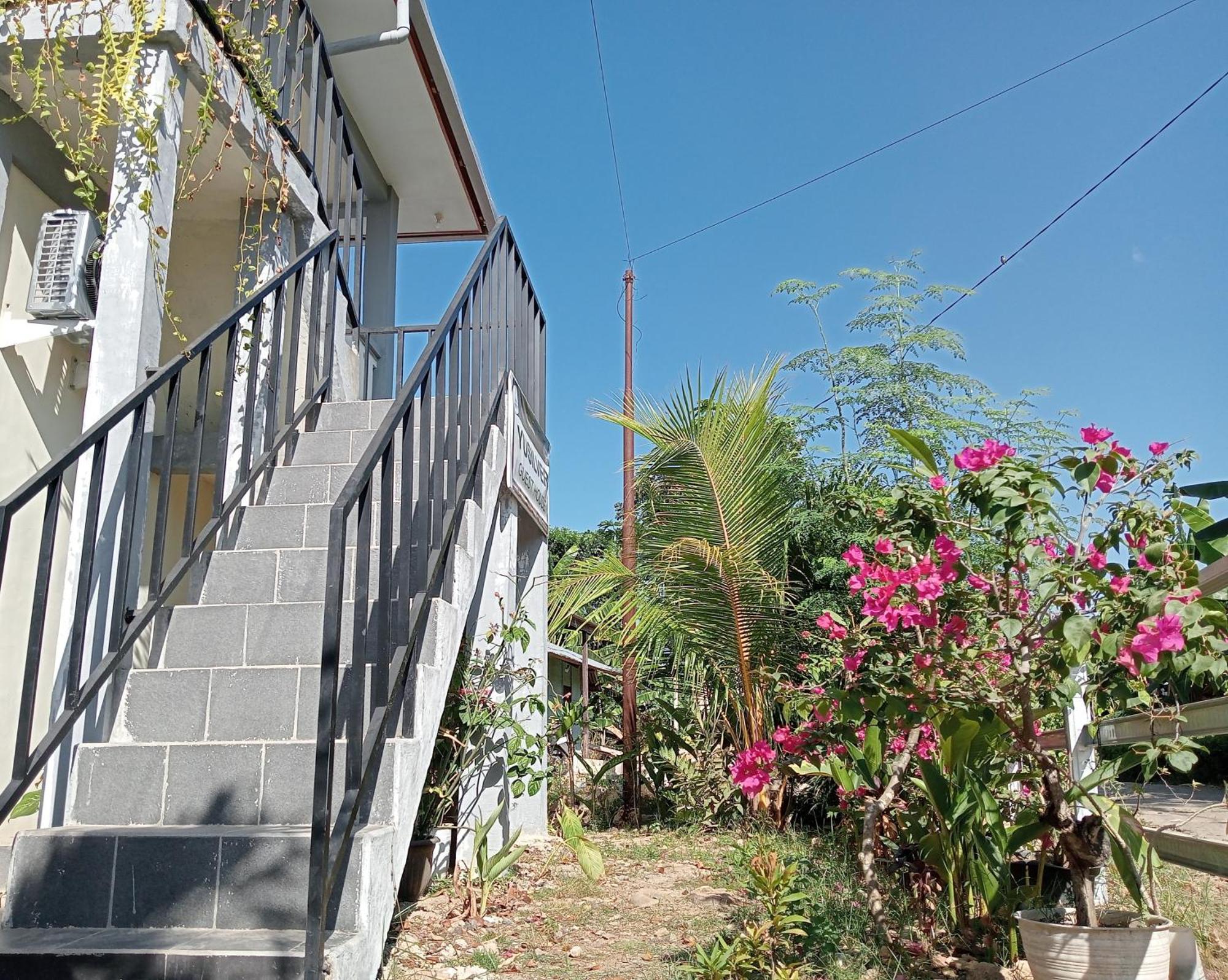 Yusilver Guest House Labuan Bajo Εξωτερικό φωτογραφία